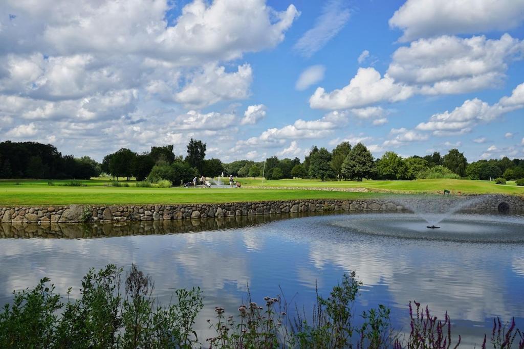 هامبورغ Aparthotel Am Golfclub Treudelberg المظهر الخارجي الصورة